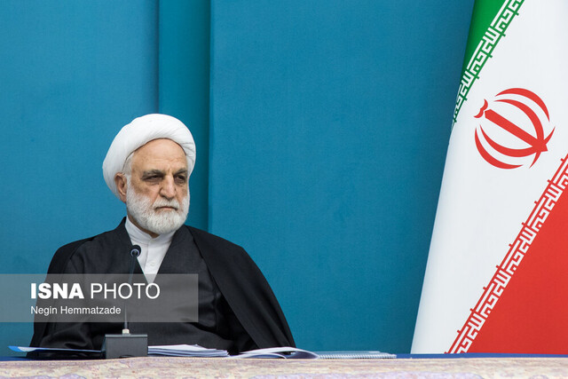 شهید رئیسی حضور حجت الاسلام محسنی اژه ای در منزل شهید رئیسی