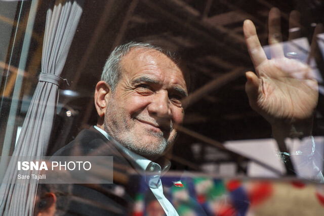 «عهد رئیس جمهور»، «گلایه آملی لاریجانی» و «دیپلماسی اجبار»
