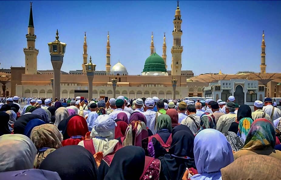 کلاهبردار هشدار درباره کلاهبرداری از مسافران حج و عتبات